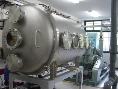 大阪工業大学真空チャンバ